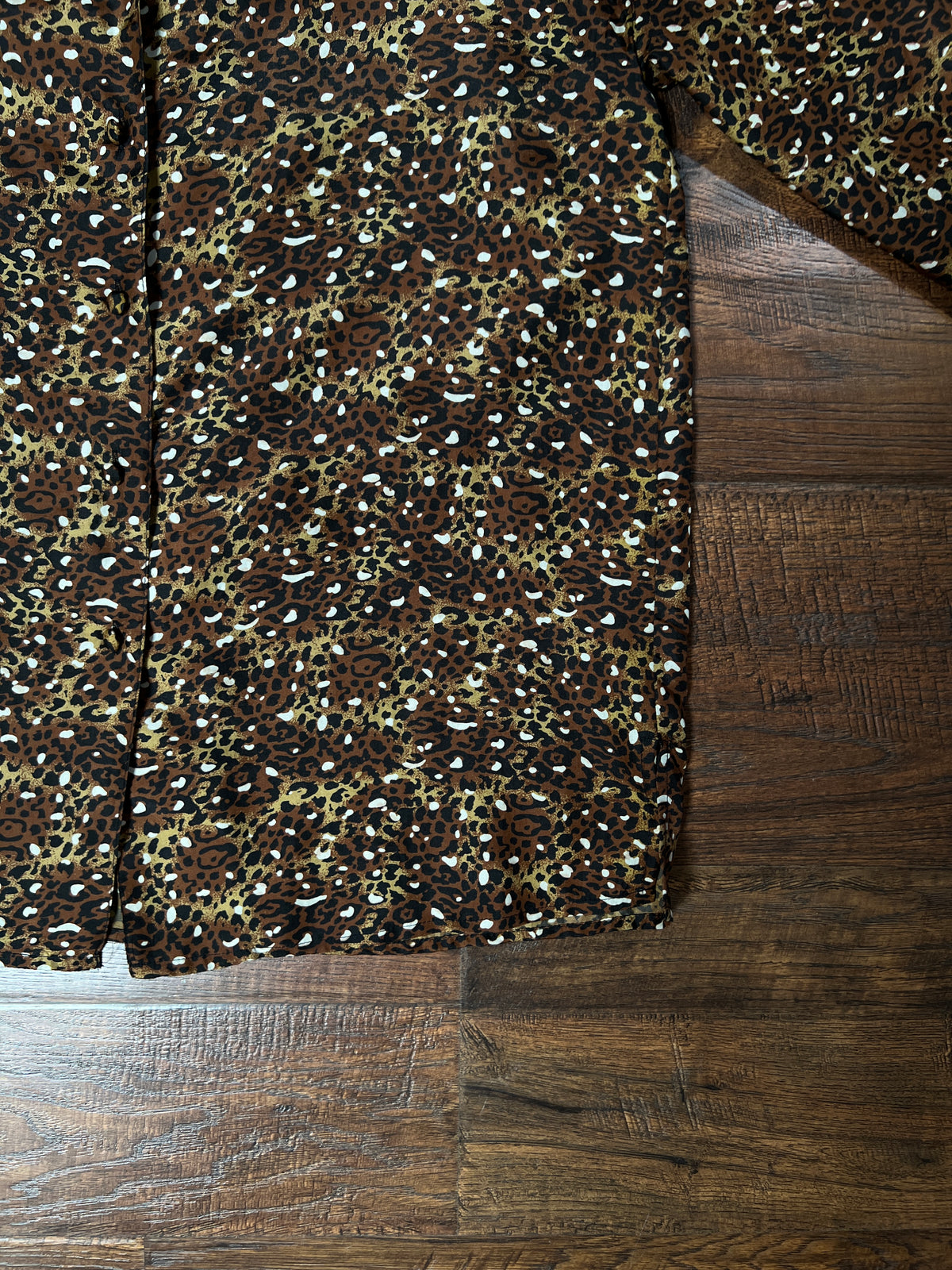 Vintage FY2 100% Silk Blouse - Brown Cheetah Animal Print Button Front - Size Medium
