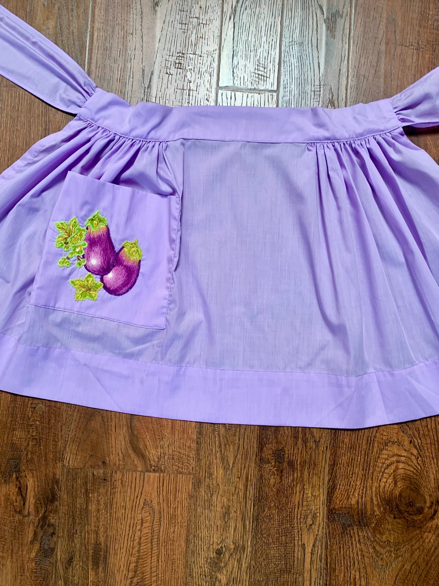 Vintage Lilac Half Apron with Puffy Eggplant Pocket Detail