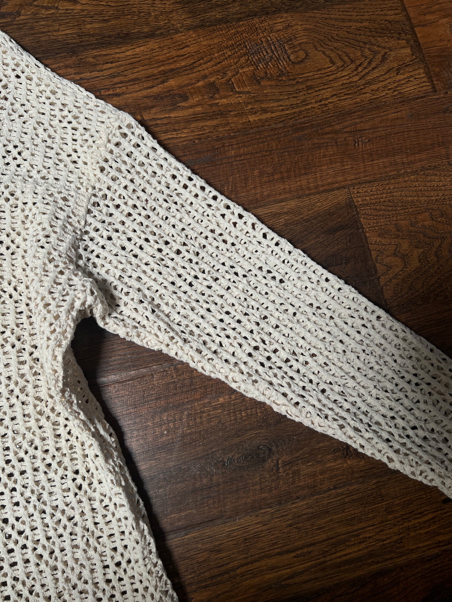 Vintage David Wayne Cotton Crochet Sweater – Ivory Open Knit Floral V-Neck – Medium