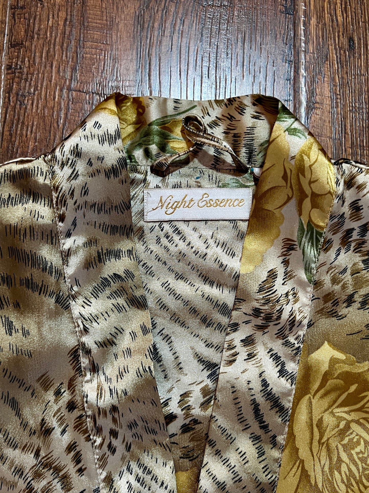 Vintage Robe and Nightgown Nightwear Set - Animal and Yellow Rose Print - Night Essence