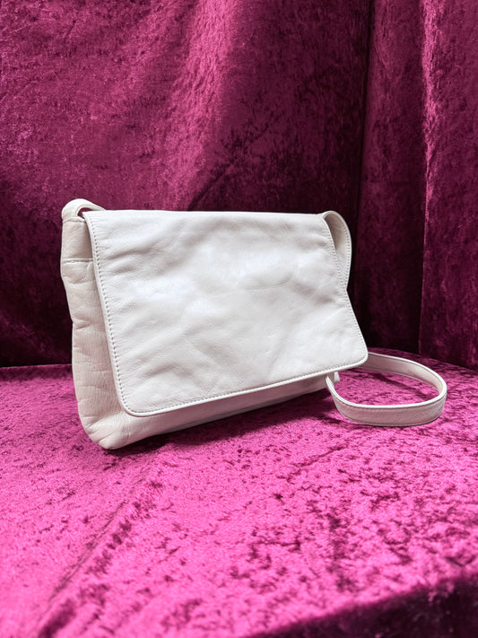 Vintage Y2K Leather Easy Spirit Crossbody Bag – Soft Ivory Organizer Style