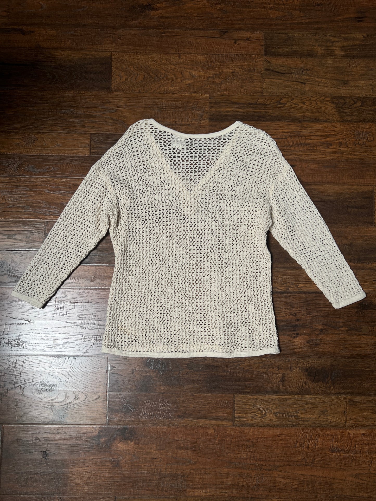 Vintage David Wayne Cotton Crochet Sweater – Ivory Open Knit Floral V-Neck – Medium