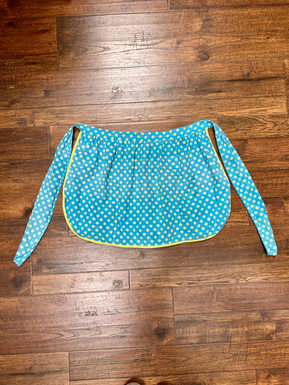 Vintage Cotton Tie Waist Half Apron – Blue Floral Daisy Print with Pockets