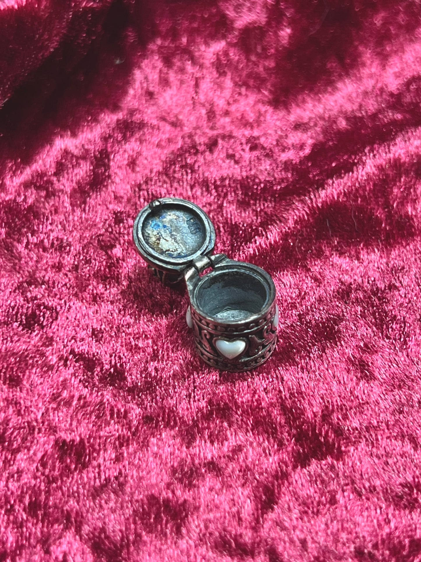 Vintage Jewelry - Pendant Pill Box / Locket - Inlaid Hearts - Ornate Filigree - 925 Sterling Silver