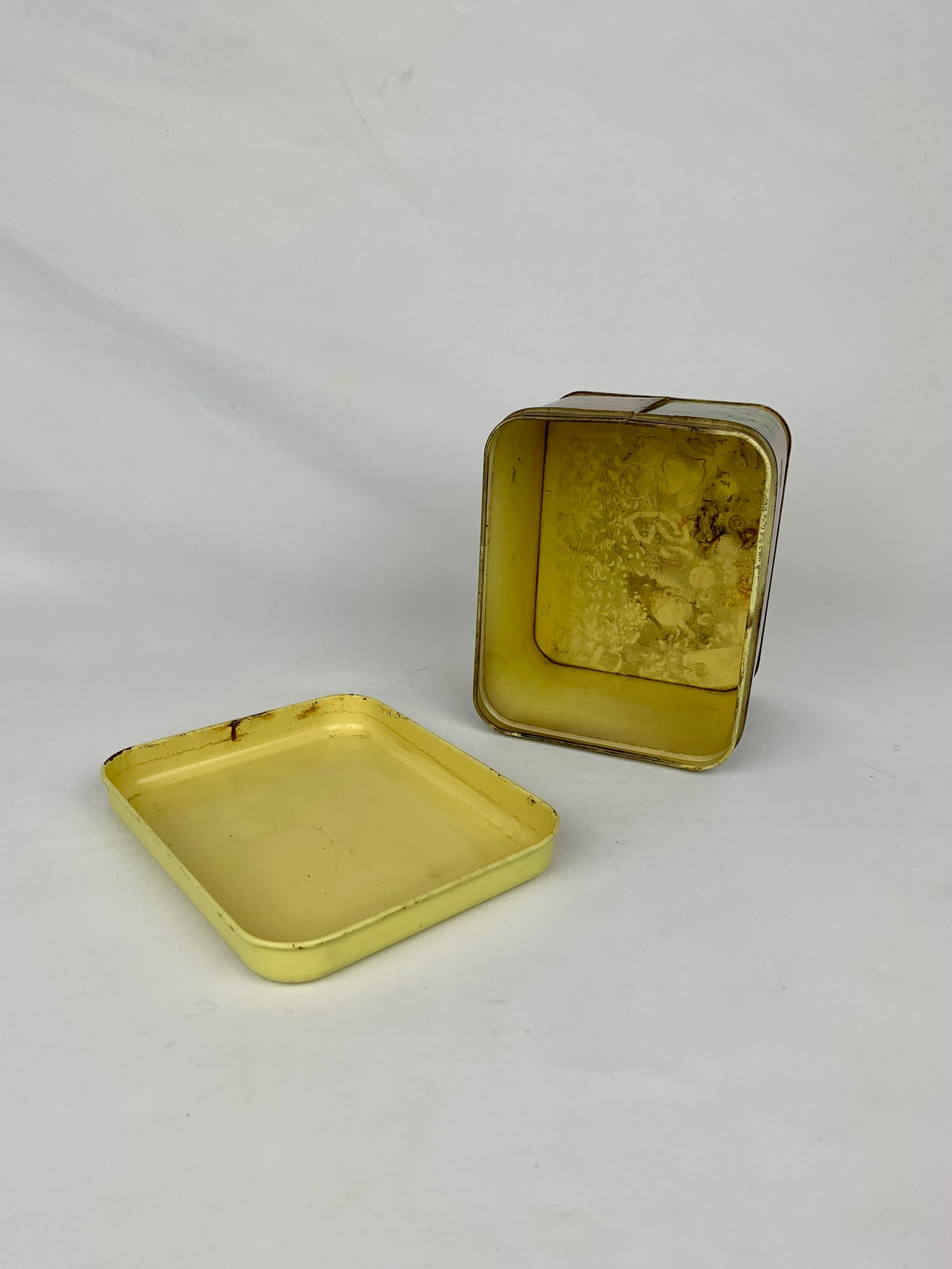 1970s Cheinco Lidded Metal Stuff Box Tin- Vintage Style Advertisement Graphics