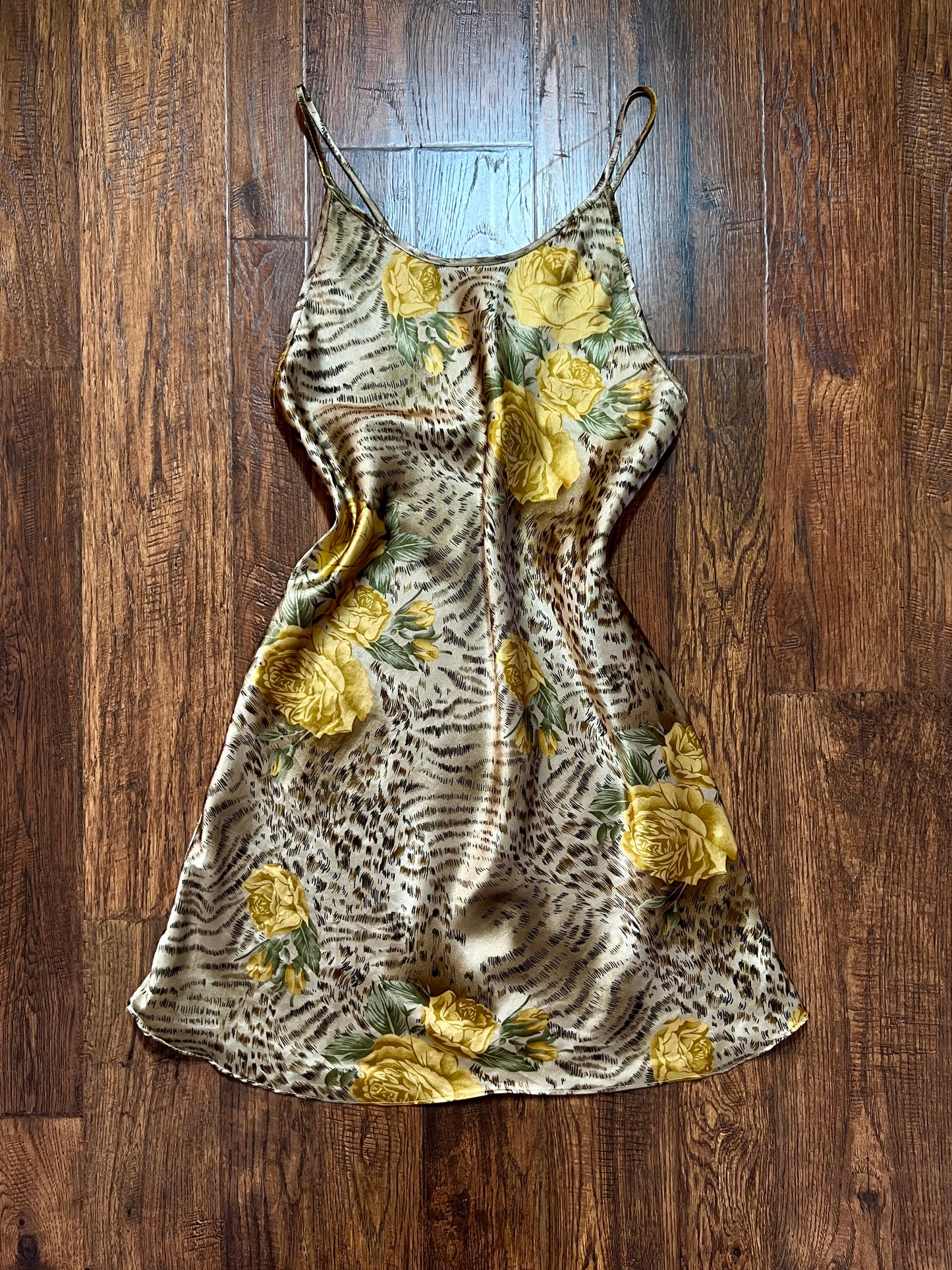 Vintage Robe and Nightgown Nightwear Set - Animal and Yellow Rose Print - Night Essence