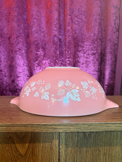 Vintage Kitchen - Large Cinderella Pyrex Bowl - Gooseberry Pattern