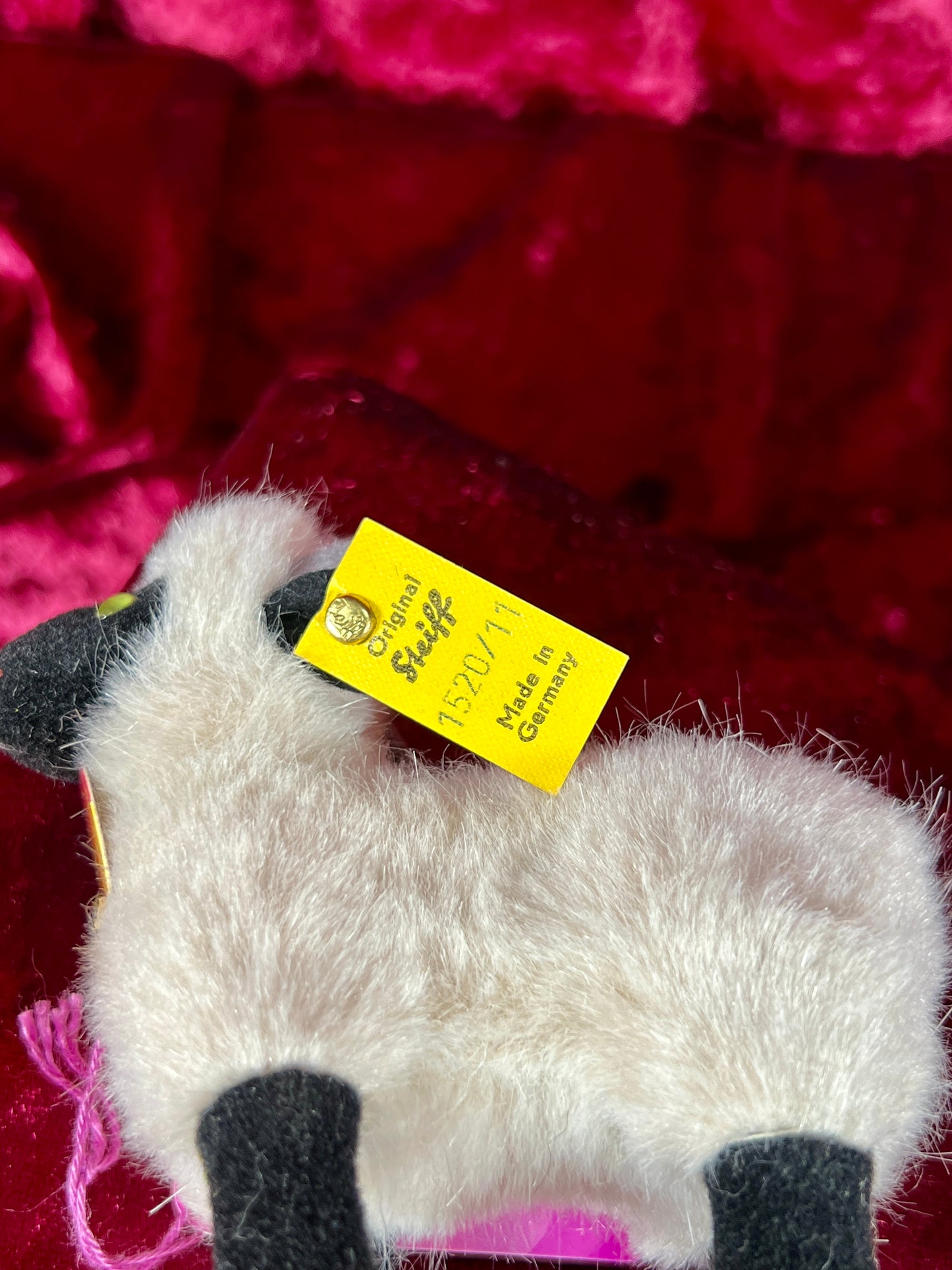 Vintage Collectibles - Miniature Stuffed Toy - Snucki the Sheep - 1520/11 - Steiff - Germany