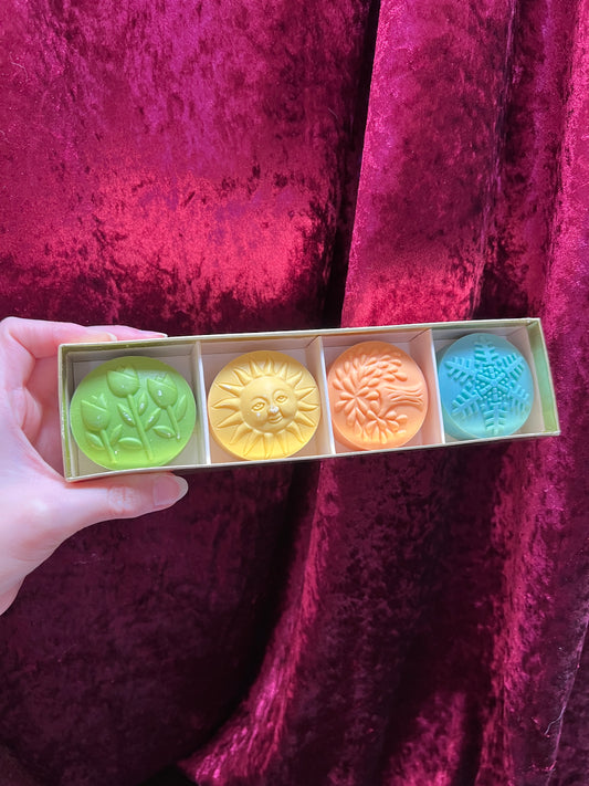 Vintage Bathroom - Soap For All Seasons Hostess Set - Avon