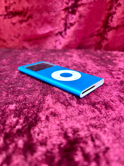 Vintage Electronics - iPod Nano with iLuv Case - Blue - Untested