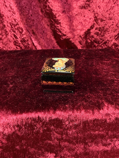 Vintage Miniature Lacquer Trinket Box – Portrait of a Young Woman - Alenushka Palekh Style