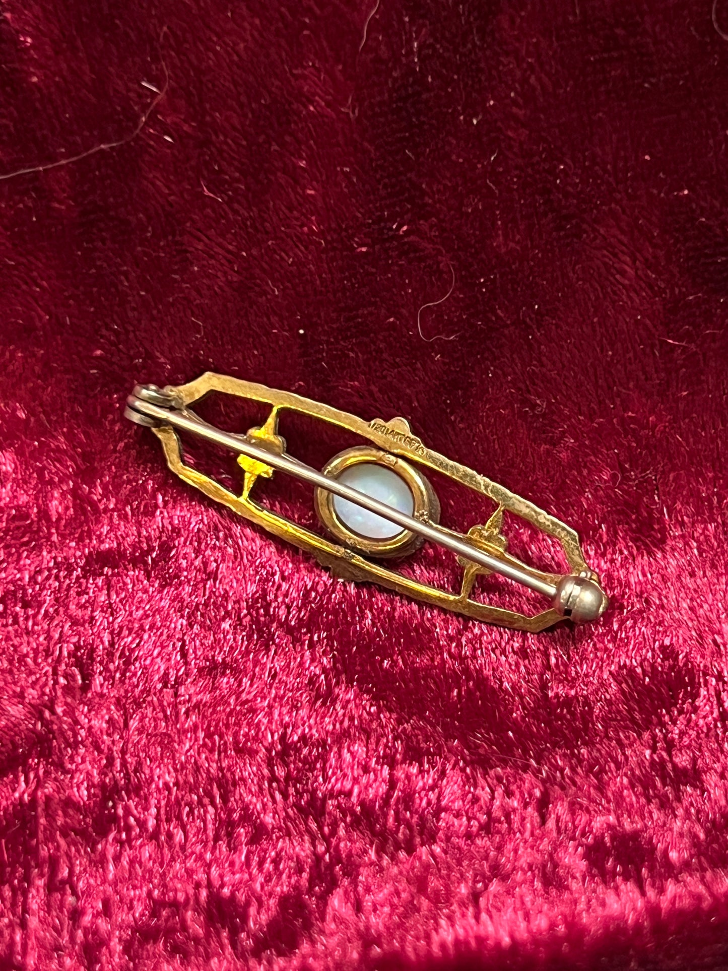 Vintage Jewelry - Brooch - 14KT Gold Filled - Art Nouveau Design - Synthetic Opal