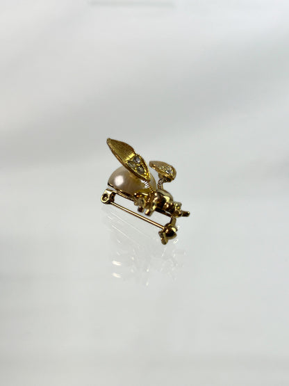 Vintage Jewelry - Brooch - Gold Tone Pearl Bumble Bee - Rhinestone Wings