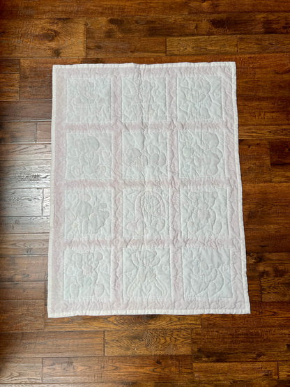 Vintage Cotton Baby Quilt – Anthropomorphic Teddy Bear Patchwork Nursery Blanket