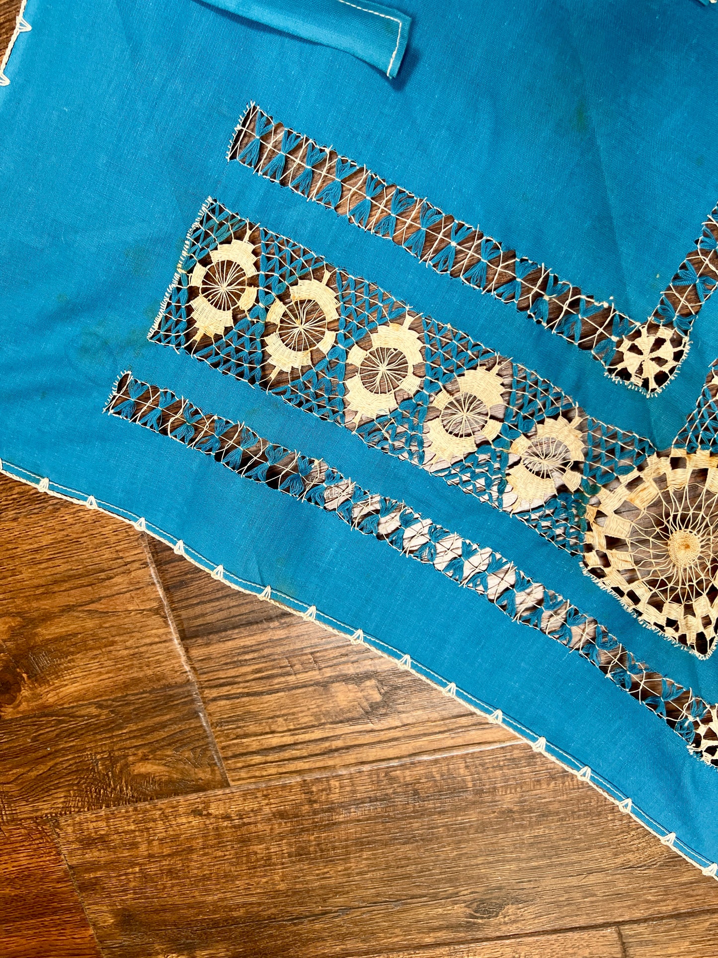 Vintage Cotton Tie Waist Pinafore Apron – Robins Egg Blue Cutwork Lace Embroidery