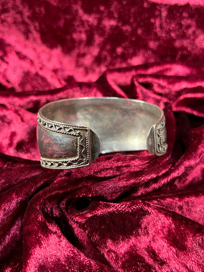Vintage Jewelry - Cuff Bracelet - 925 Silver - Onyx Center Stone