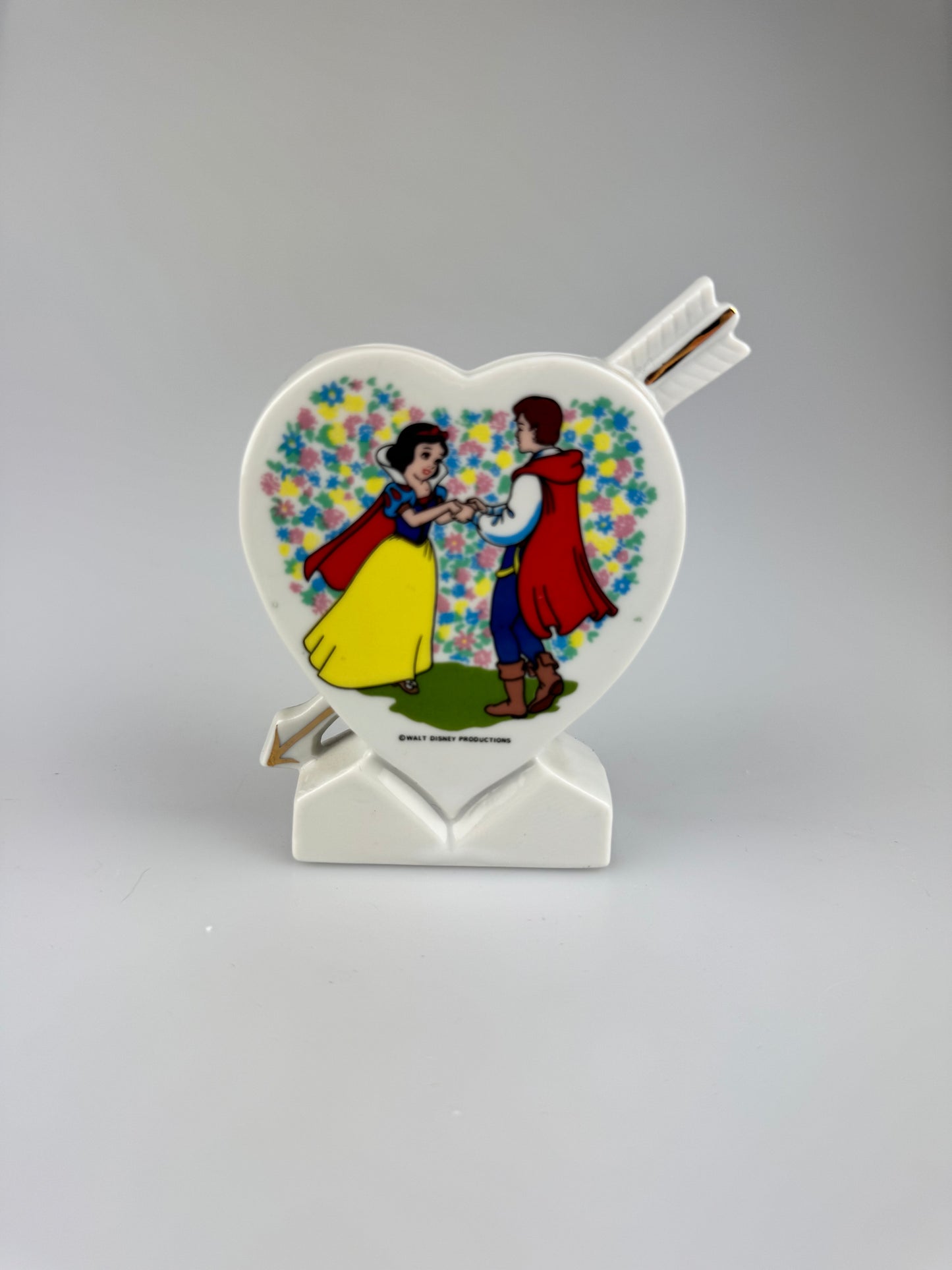 Vintage Collectible Snow White & Prince Charming Heart Vase w/ Gold Accents