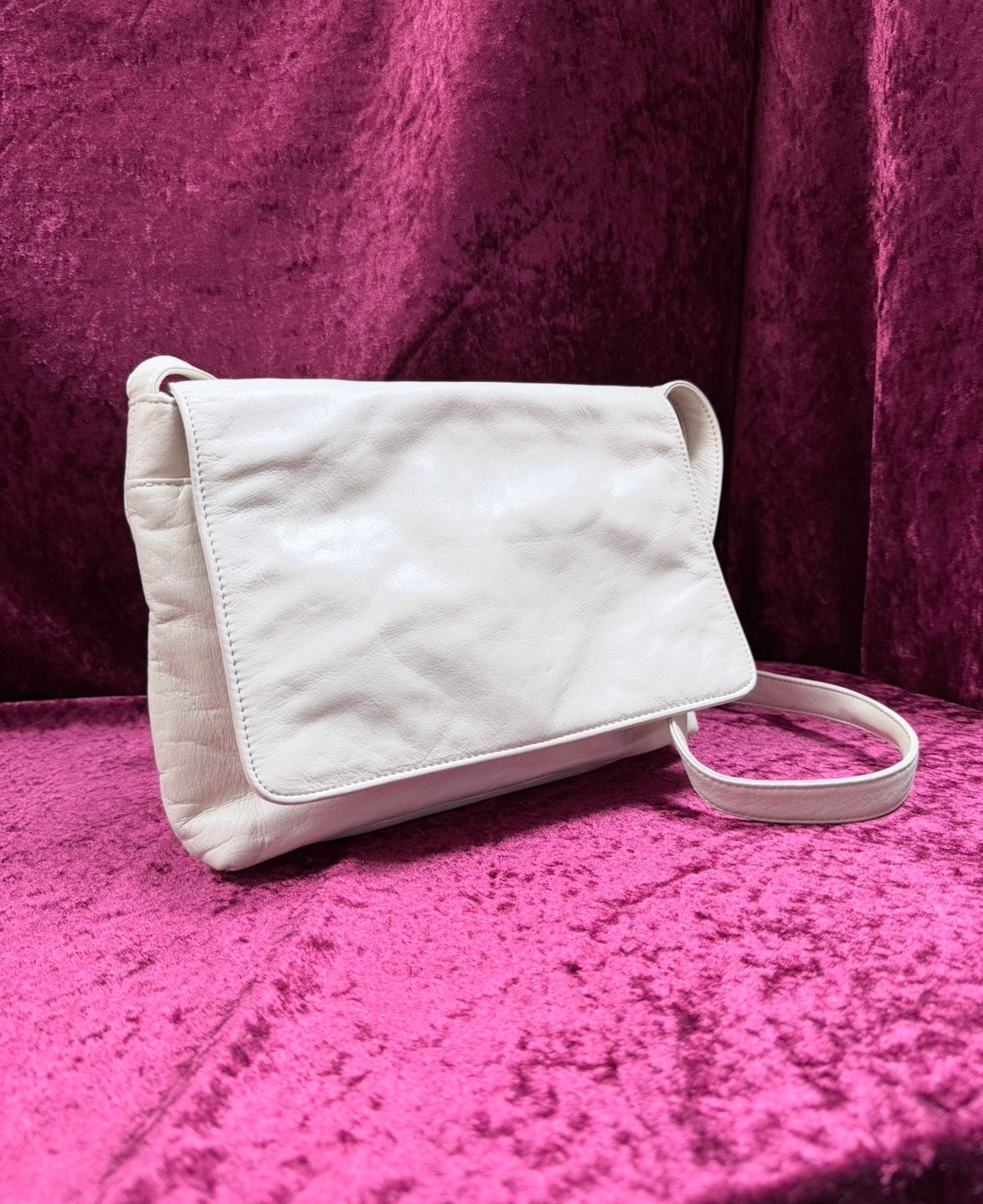 Vintage Y2K Leather Easy Spirit Crossbody Bag – Soft Ivory Organizer Style