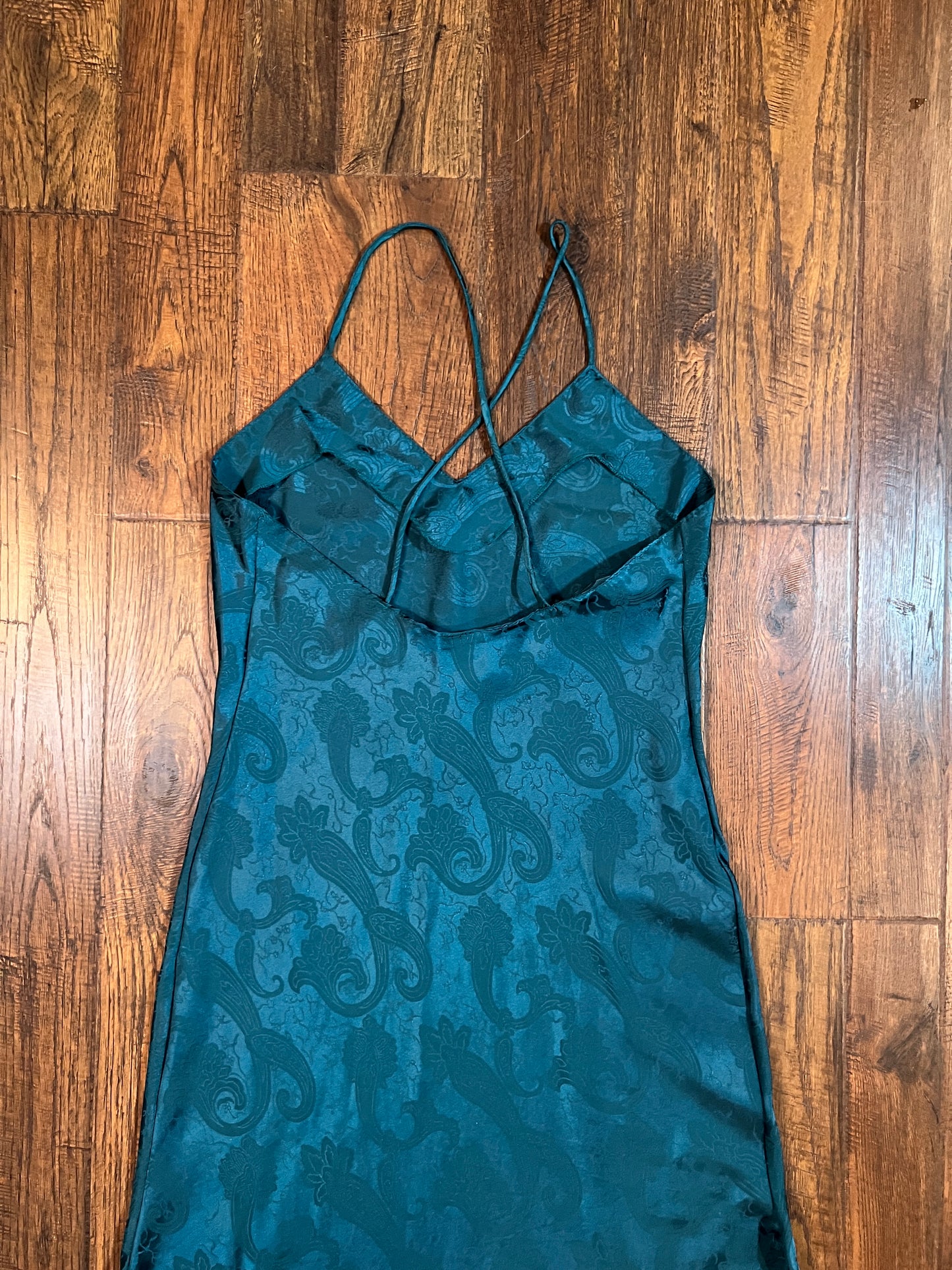 Vintage Clothing - V-Neck Below The Knee Nightgown - Emerald Green with Paisley Jacquard Print - Medium