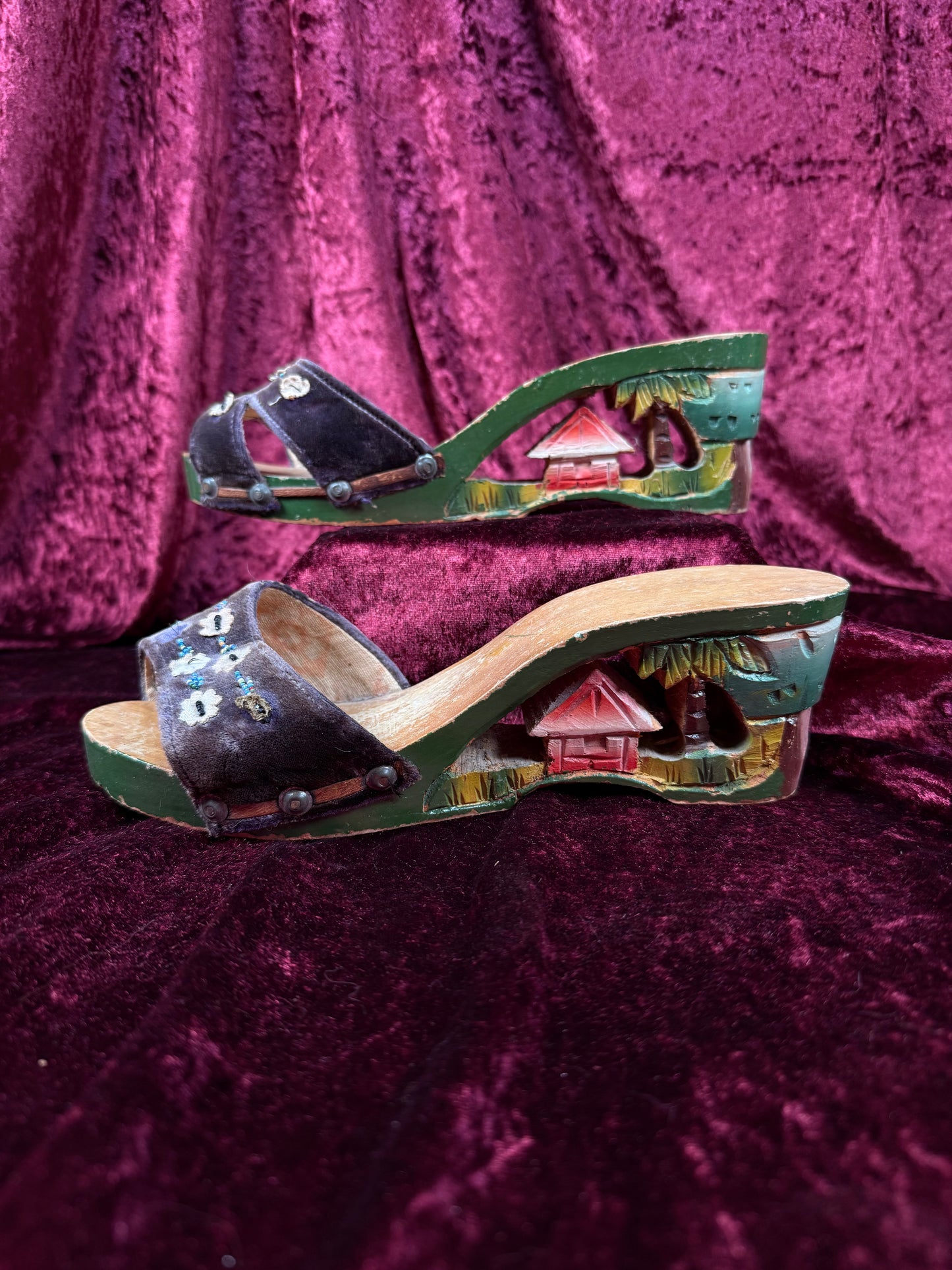 Vintage Shoes - 1940s Souvenir "Bakya" Sandal Wedges - Hand Carved - Size 7