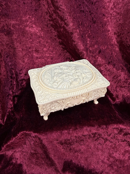 Vintage Cream Plastic Jewelry Box – Romantic French Couple Trinket Case