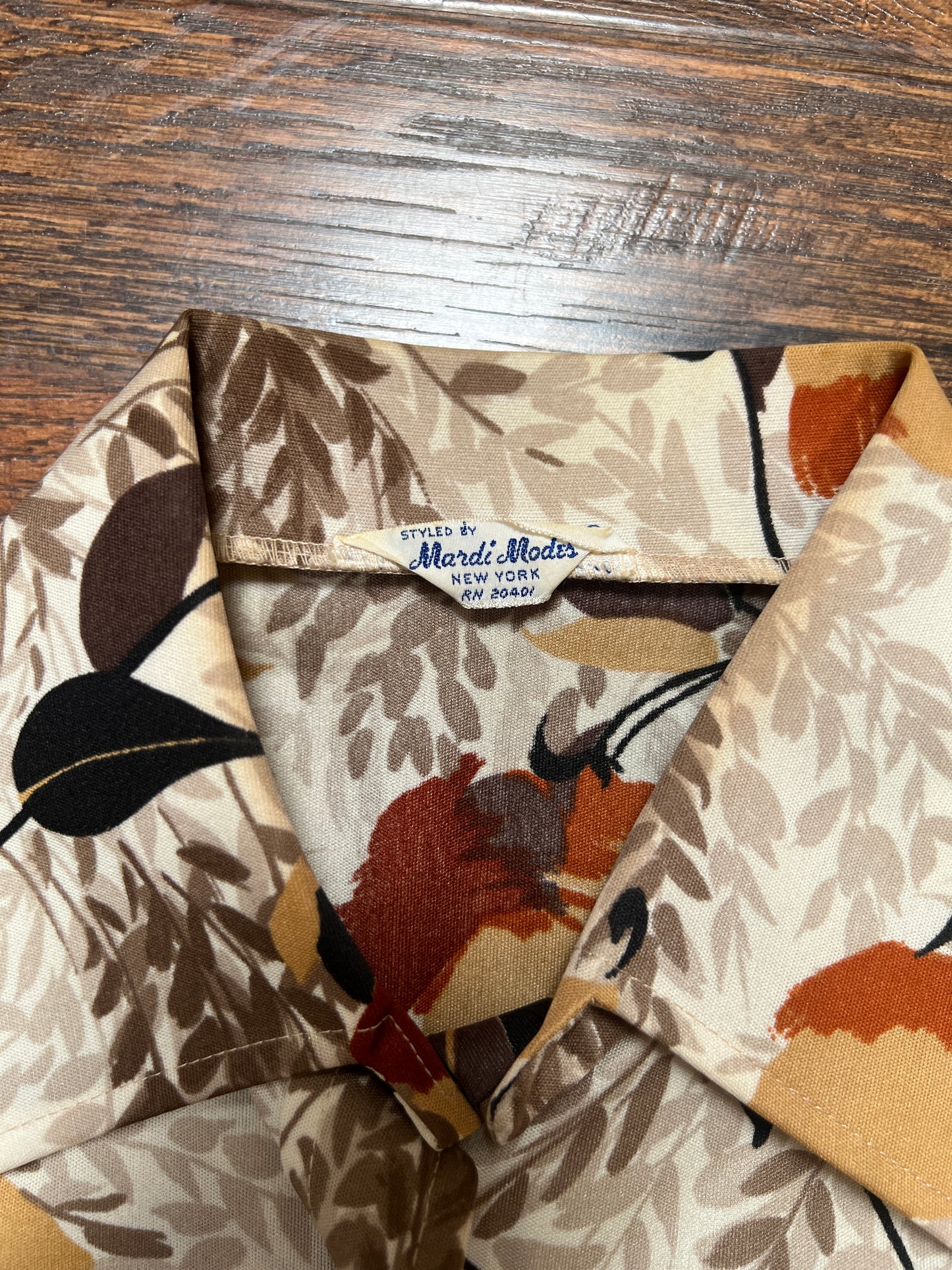 Vintage Clothing - 1970s Polyester Shirt - Autumn Flowers - Mardi Modes New York - Small