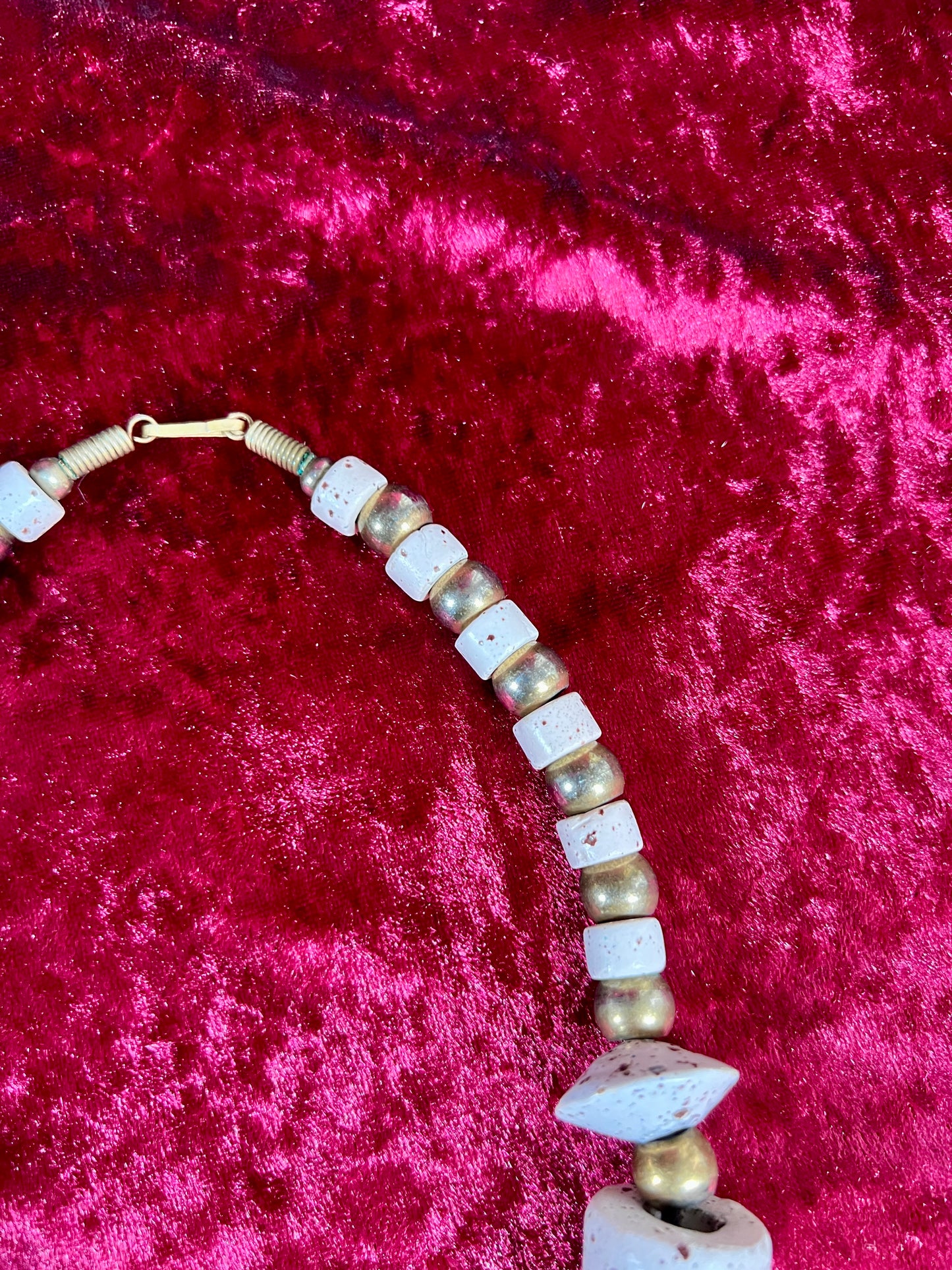 Vintage Jewelry - Chunky Costume Necklace - Faux Pebbled Rocks - 16"