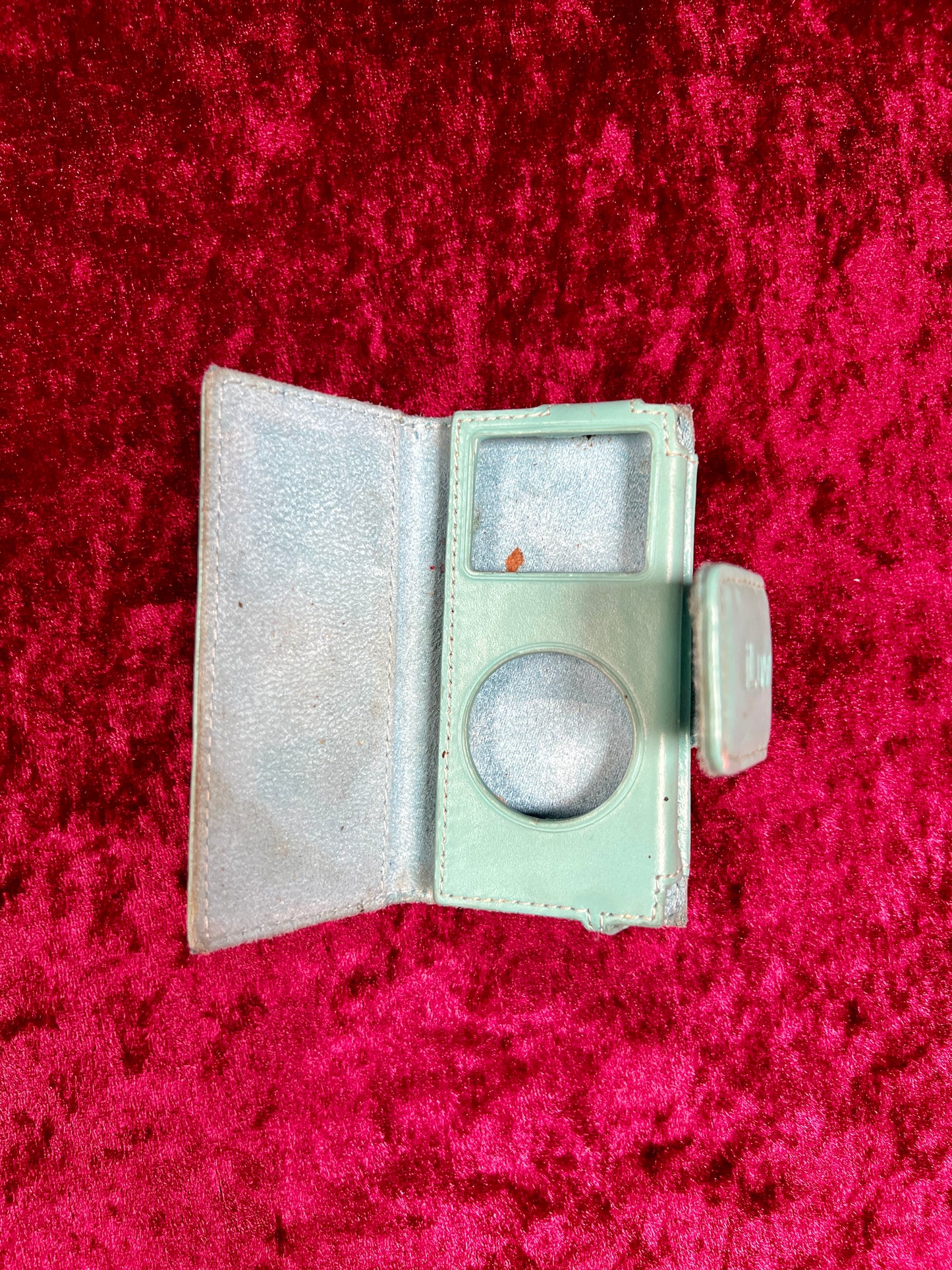 Vintage Electronics - iPod Nano with iLuv Case - Blue - Untested