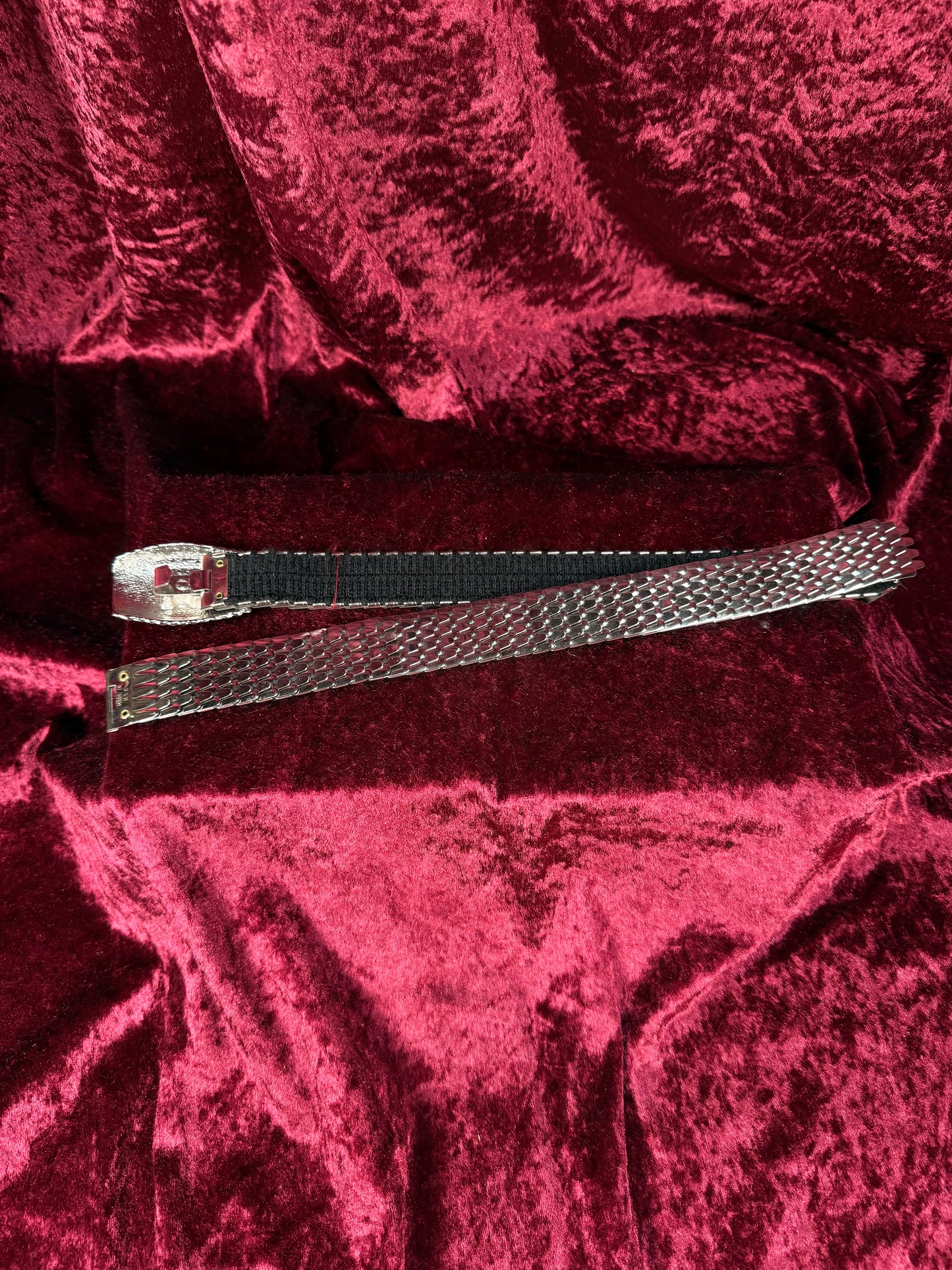 Vintage  Metal Stretch Waist Belt - Silver Tone Fish Scale with Ornate Belt Buckle