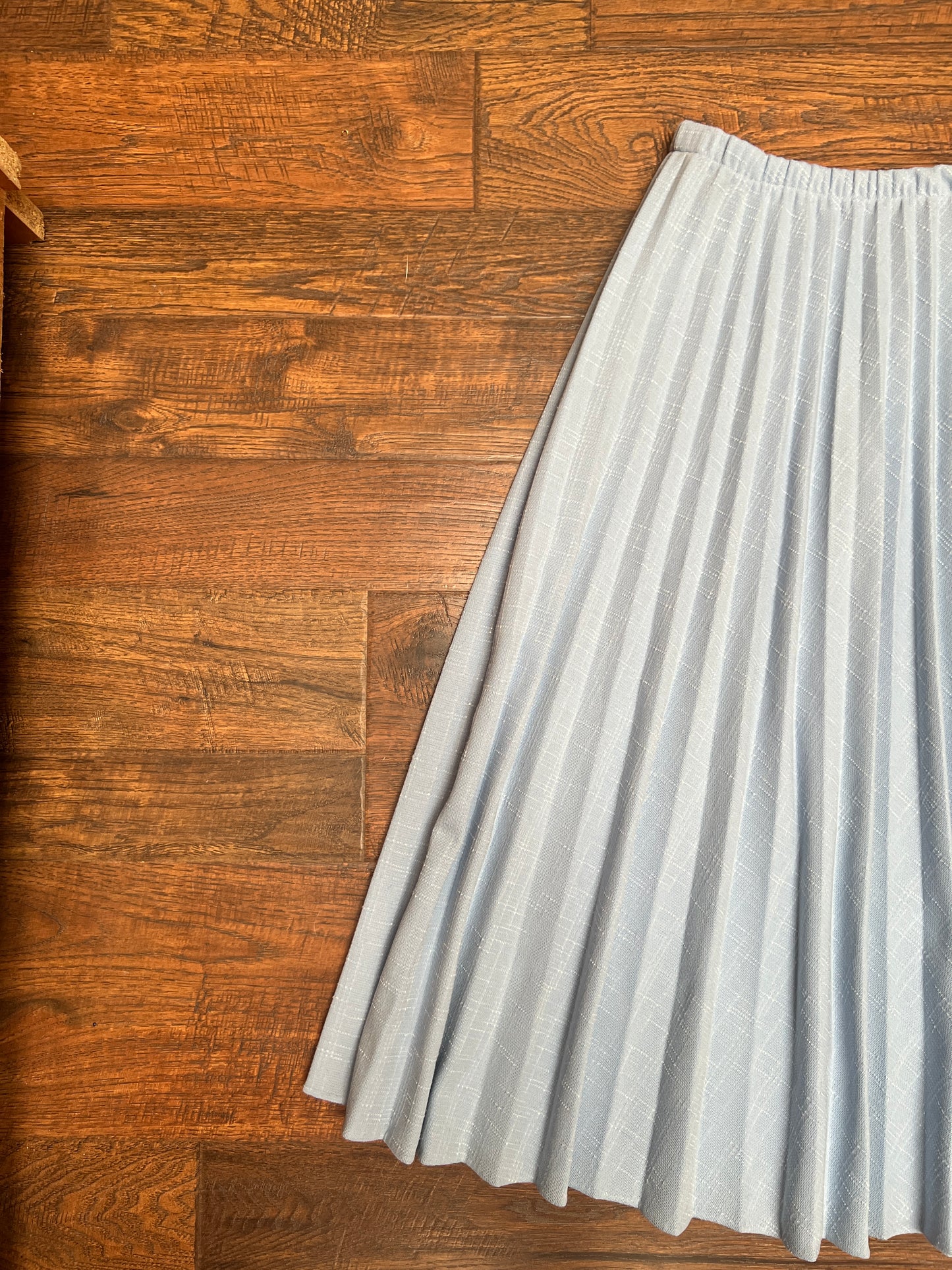 Vintage Clothing - Below The Knee Pleated Skirt - Sky Blue - X-Large