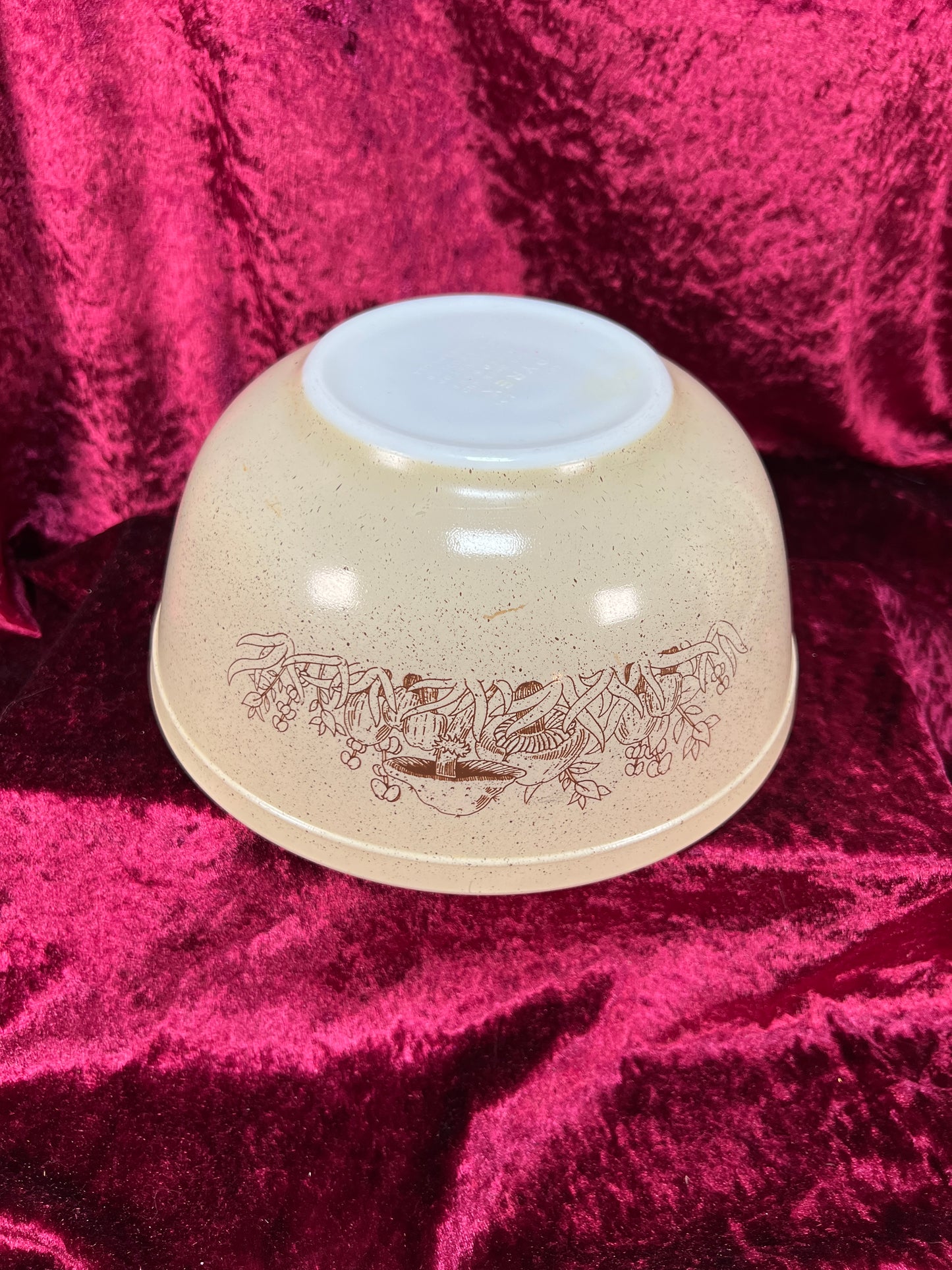 Vintage Kitchen - Mixing Bowl - Forest Fancies Mushrooms - Pyrex - 2.5L