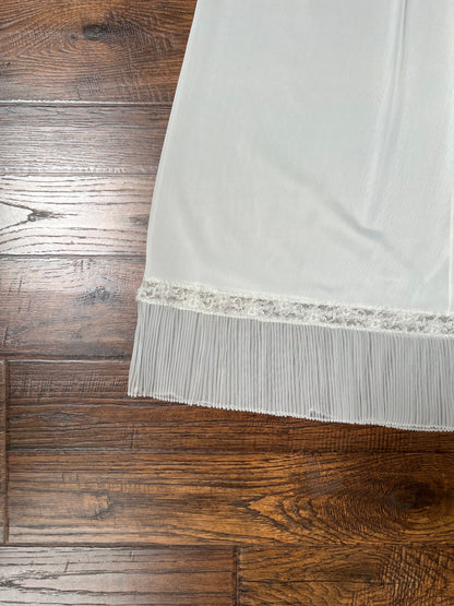 Vintage Clothing - Knee Length Skirt Slip - Off White - Pleated Lace Hem - Medium - Mojud