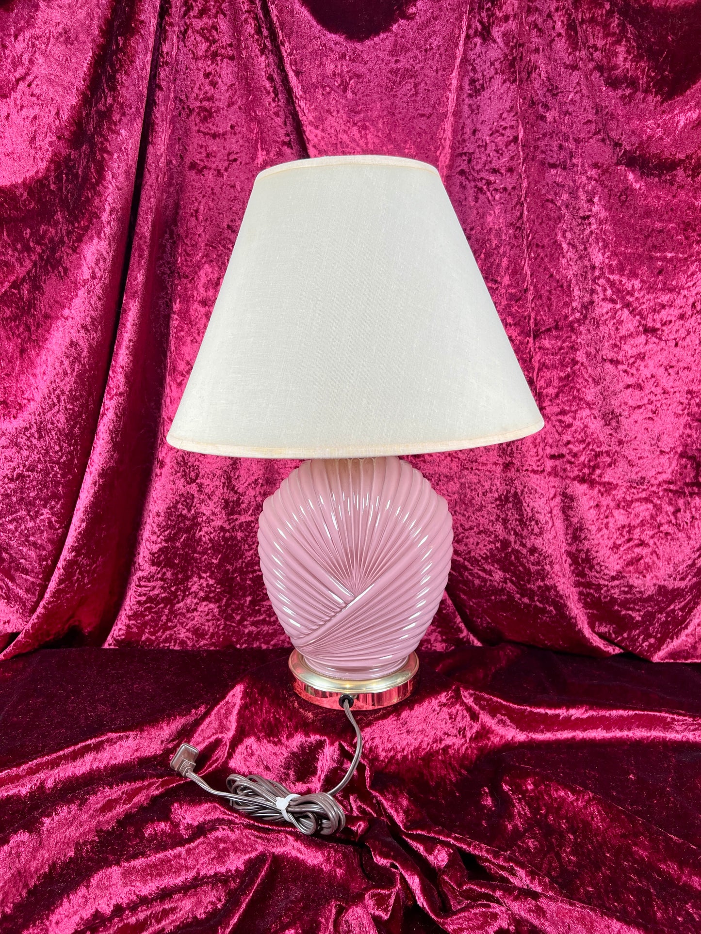 Vintage Lighting - Tabletop Lamp - 1980s Art Deco Revival - Mauve Shell