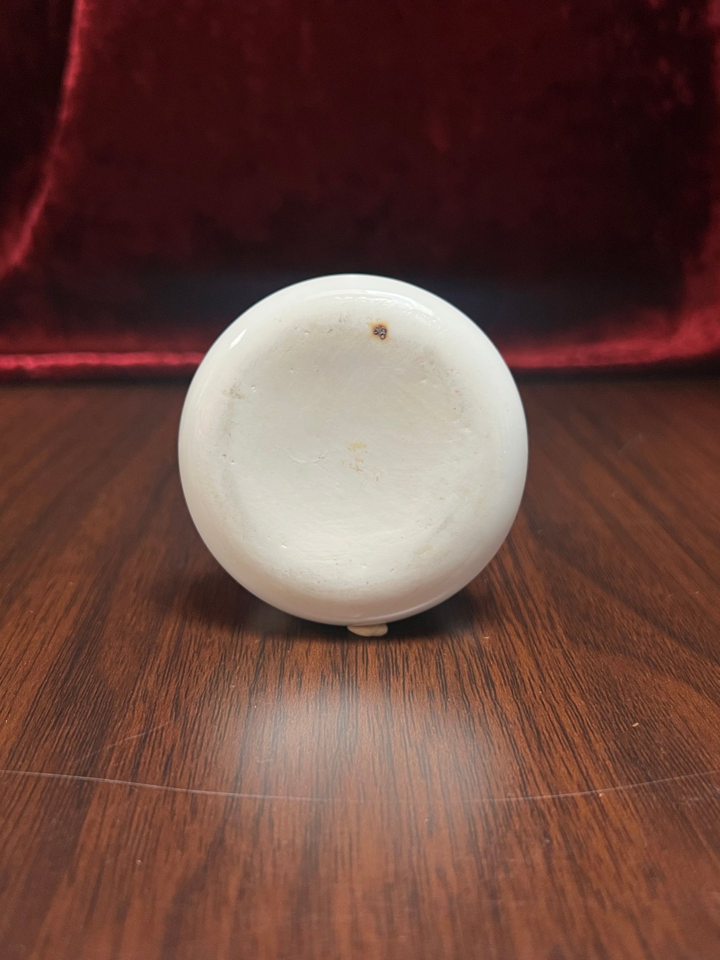 Vintage Trinket Box - Limoges Porcelain Pill / Snuff Box - French Courting Couple