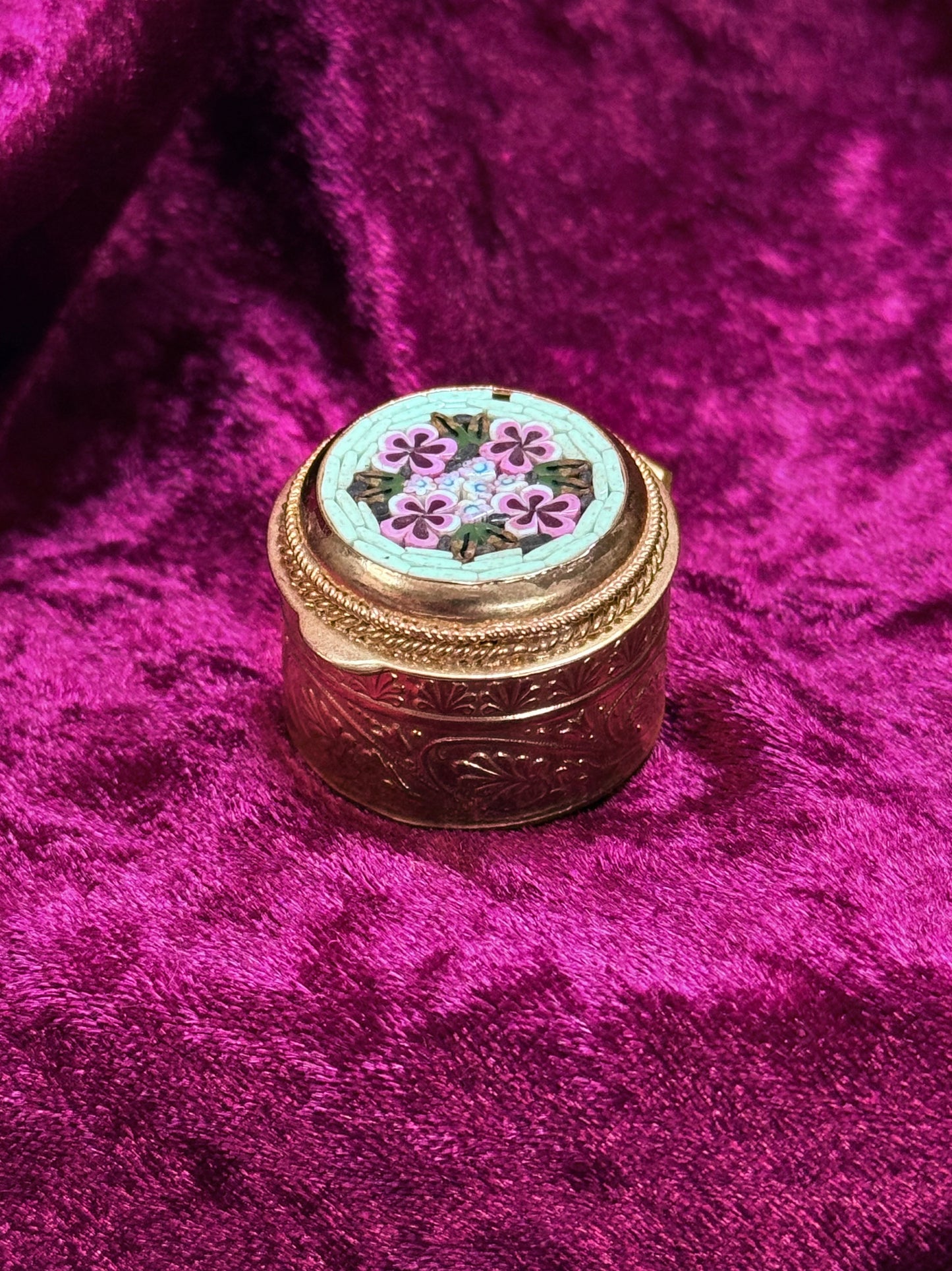 Vintage Trinket Box - Round Pill / Snuff Box - Italian Micro Mosaic - Lavender Floral - Leaf Design