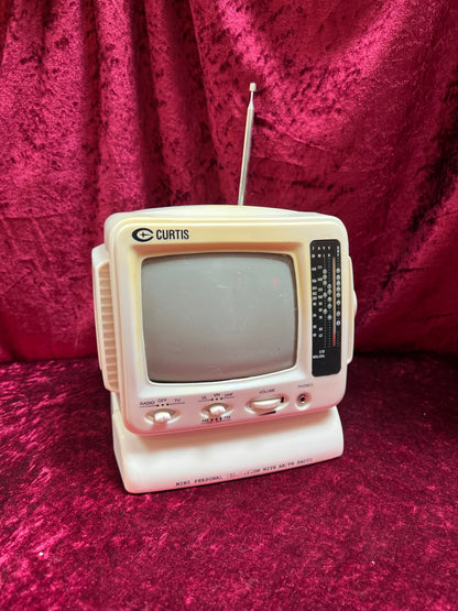Vintage Electronics - Portable Black & White TV / Radio - 5" - Curtis
