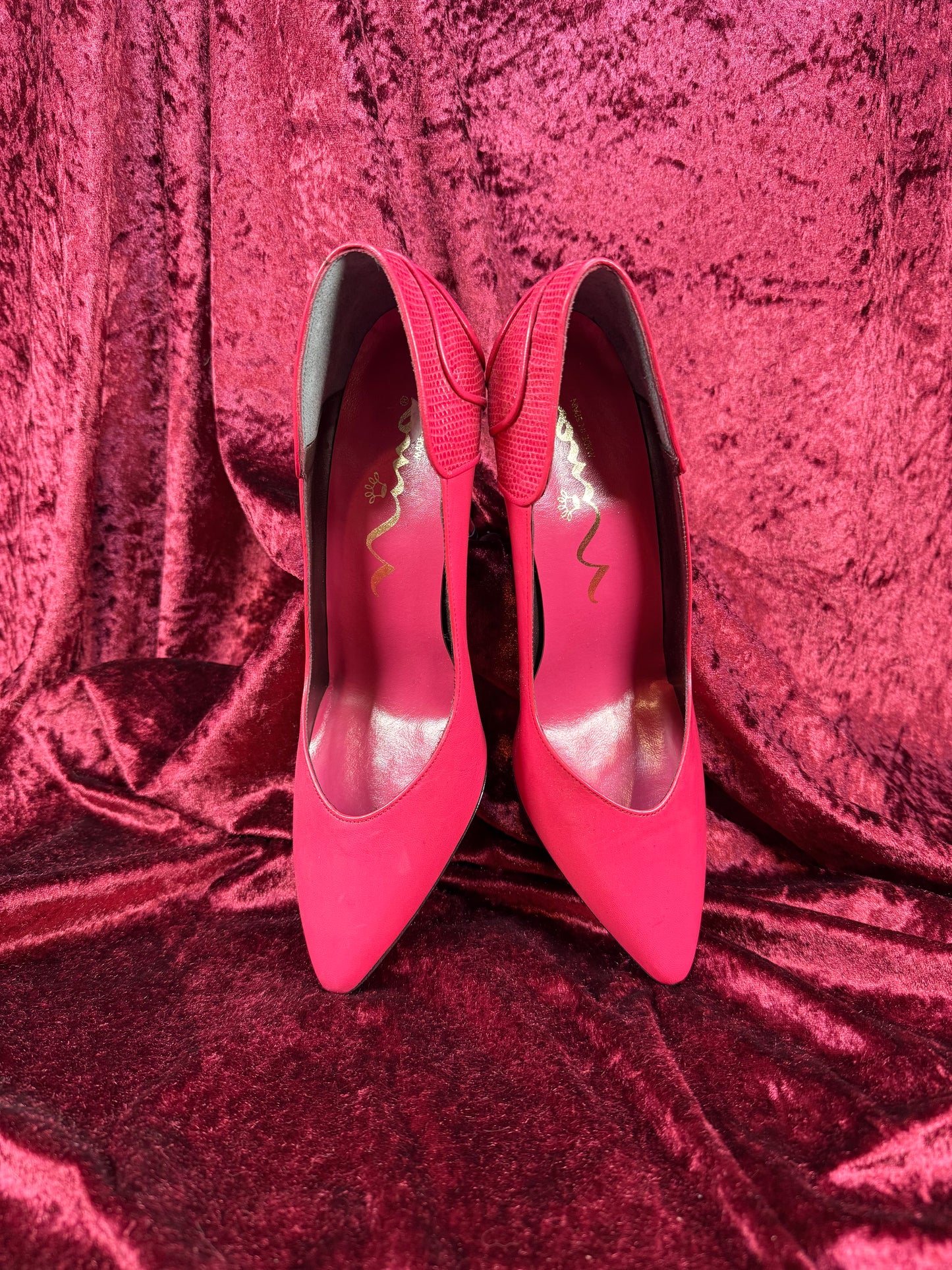 Vintage Shoes - Nina Brand - Hot Pink Leather Pumps - Genuine Leather Made in Spain - Size 7.5 - 1980s Style