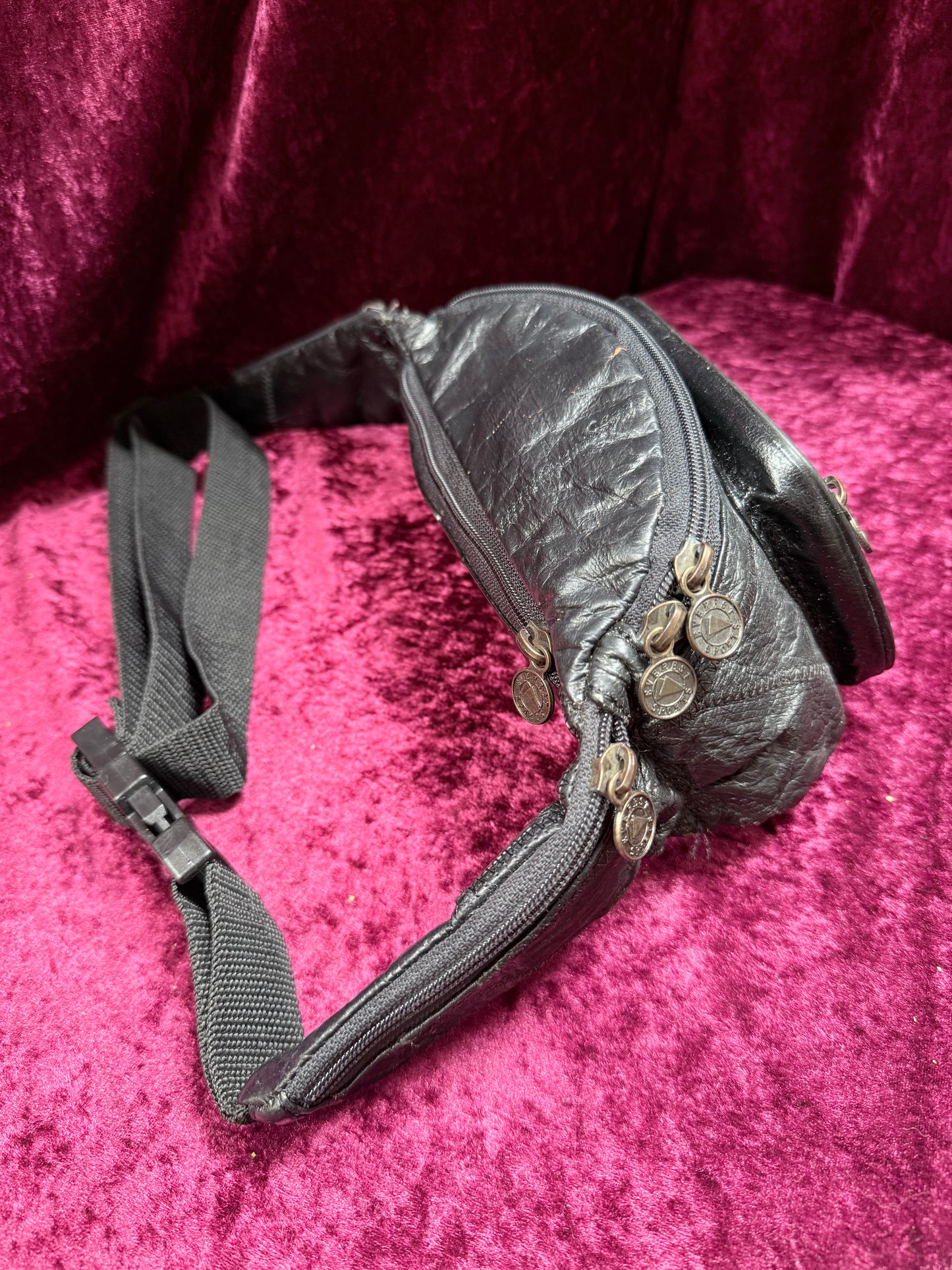 Vintage Y2K Leather Everest Waist Bag – Black Multi-Pocket Fanny Pack