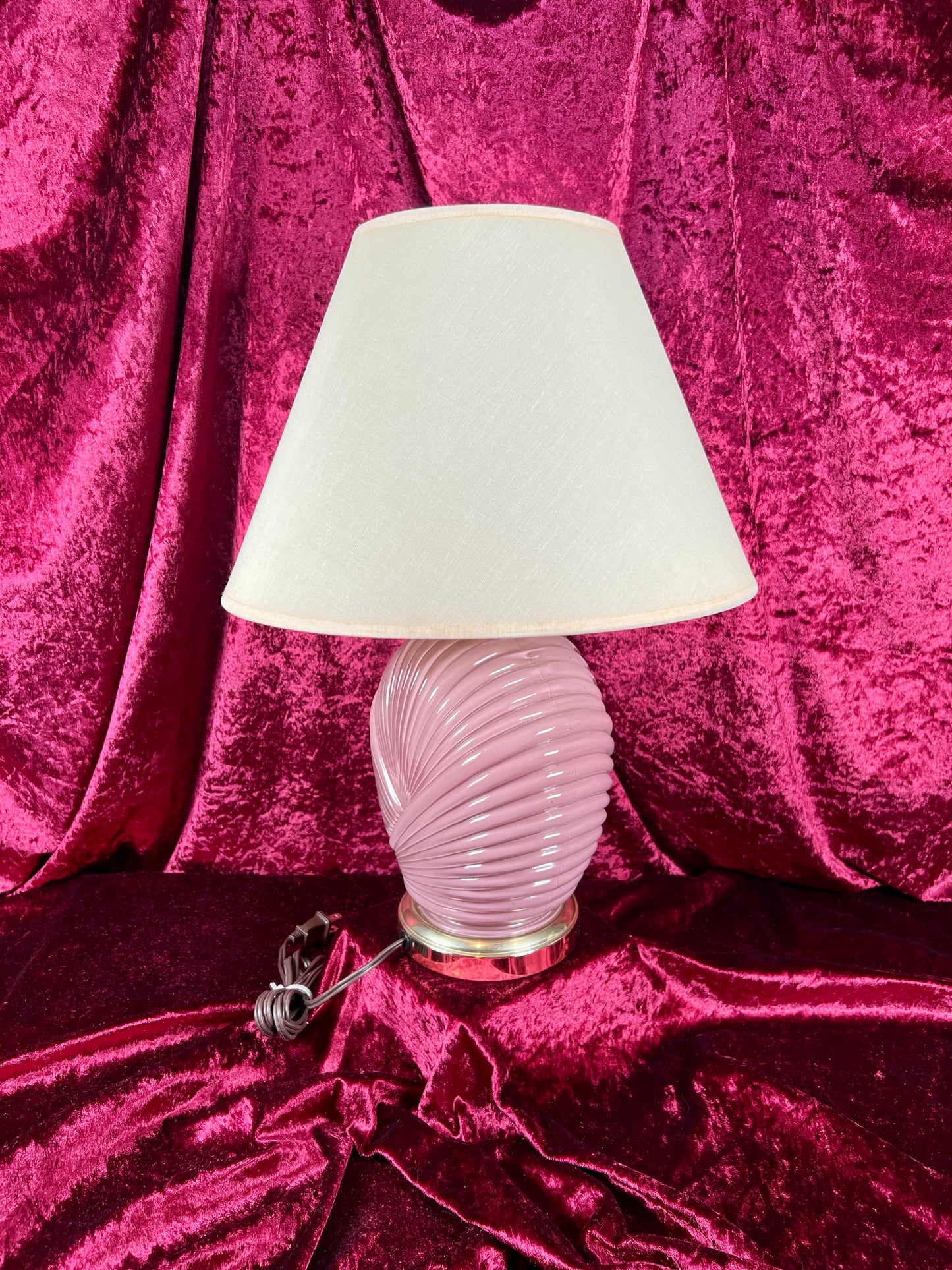 Vintage Lighting - Tabletop Lamp - 1980s Art Deco Revival - Mauve Shell