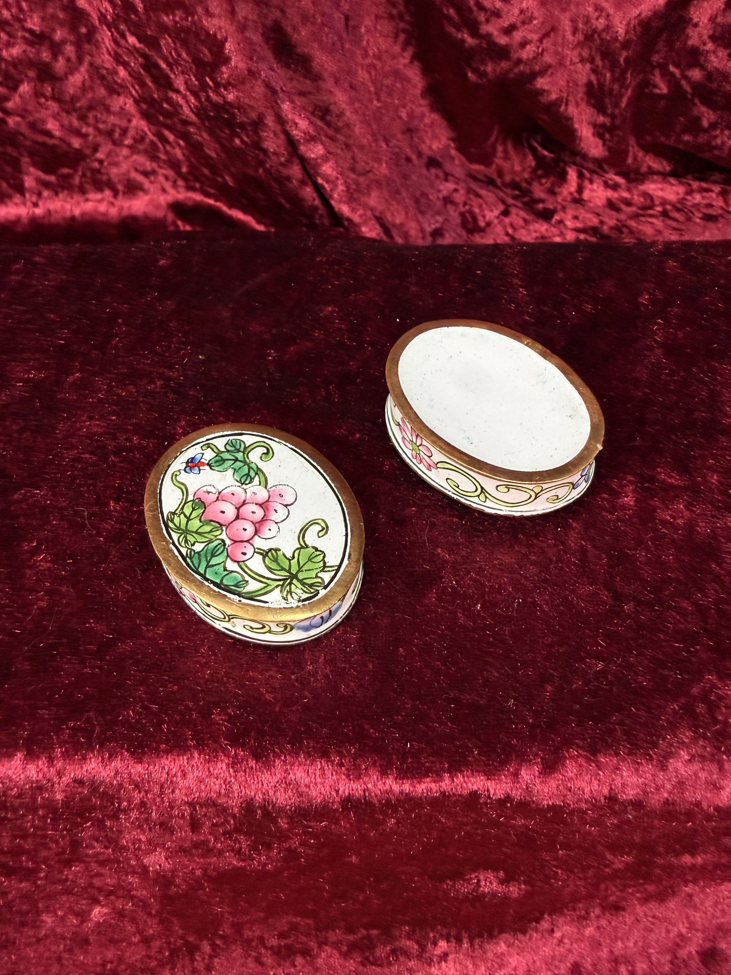 Vintage Miniature Canton Enamel Pill Box – Vining Grape Cluster with Floral Border