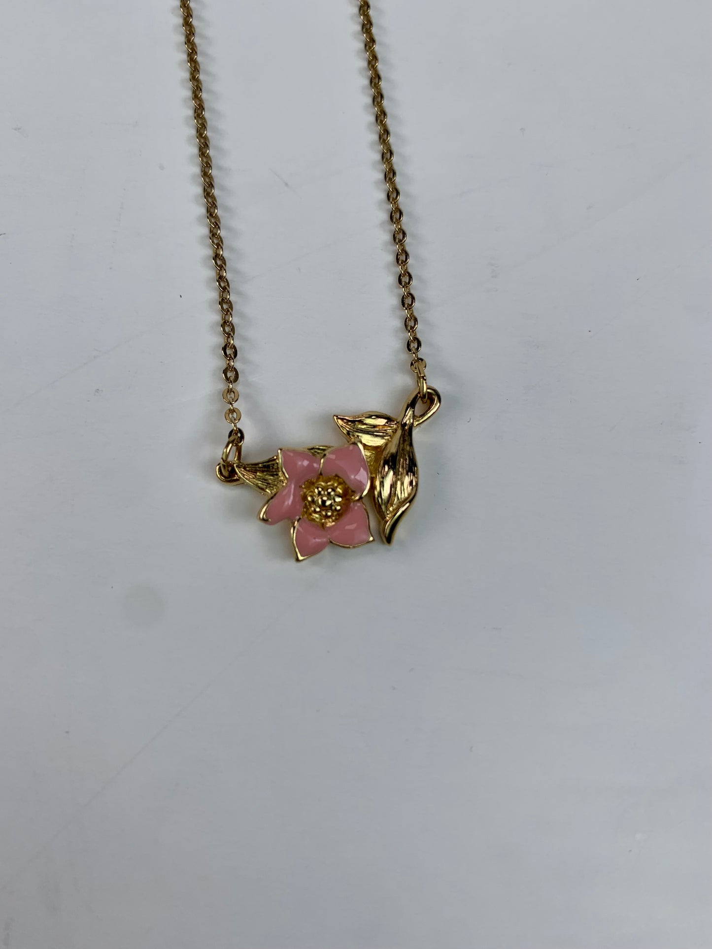 Vintage Jewelry - Pendant Necklace - Pink Enamel & Gold Tone Flower - Avon