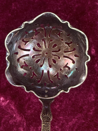 Vintage Silverplate Sugar Sifter Spoon – Scalloped Bowl Floral Handle