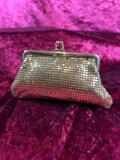 Vintage Accessory - Coin Purse - Gold Metal Mesh - Kiss Lock Closure - Whiting & Davis Co.