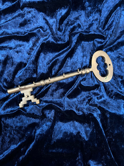 Vintage Brass Key Holder - Oversized Skeleton Key Five Hook Wall Rack