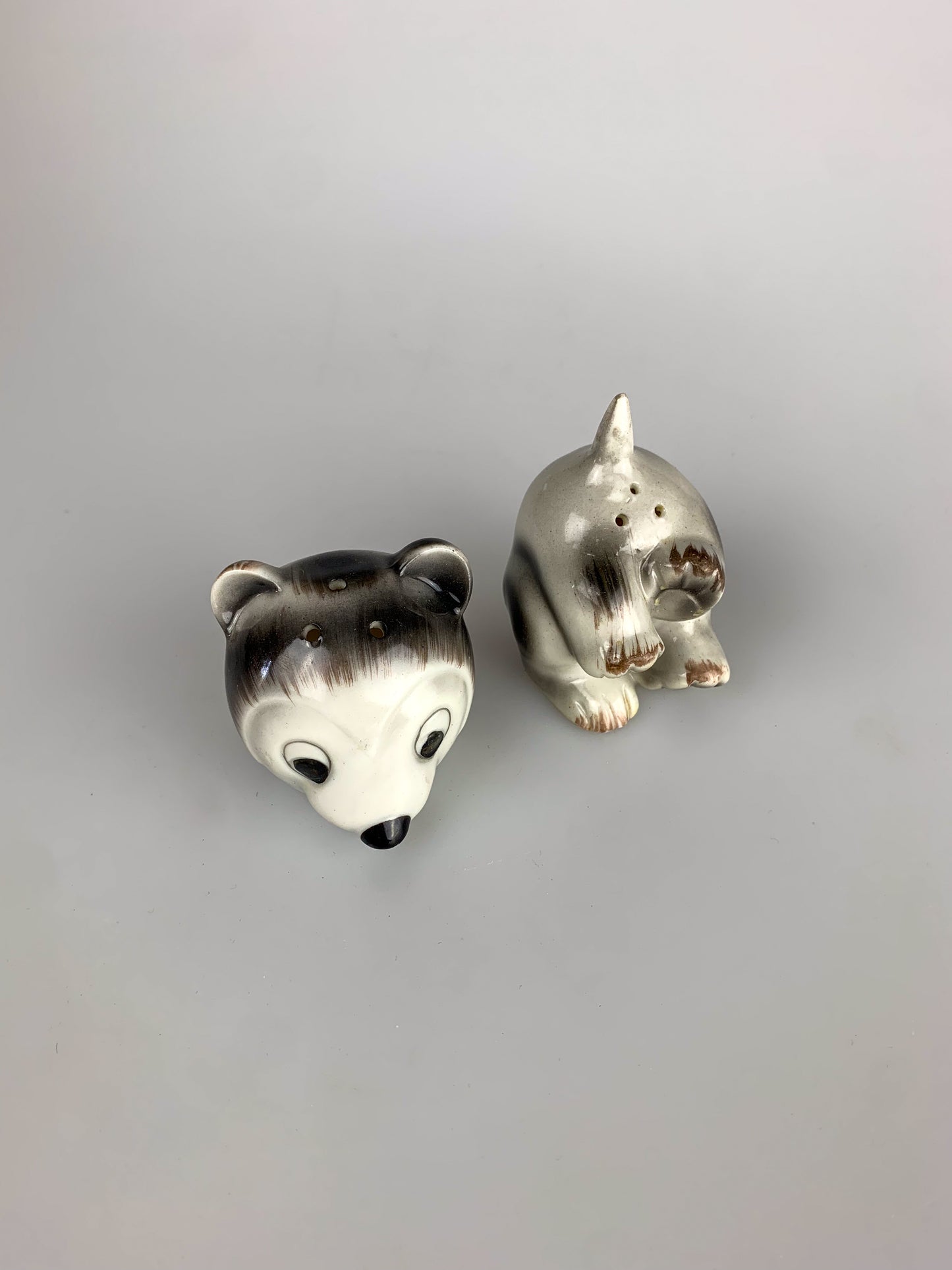 Vintage Anthropomorphic Bobble Head Bear Salt & Pepper Shaker Set