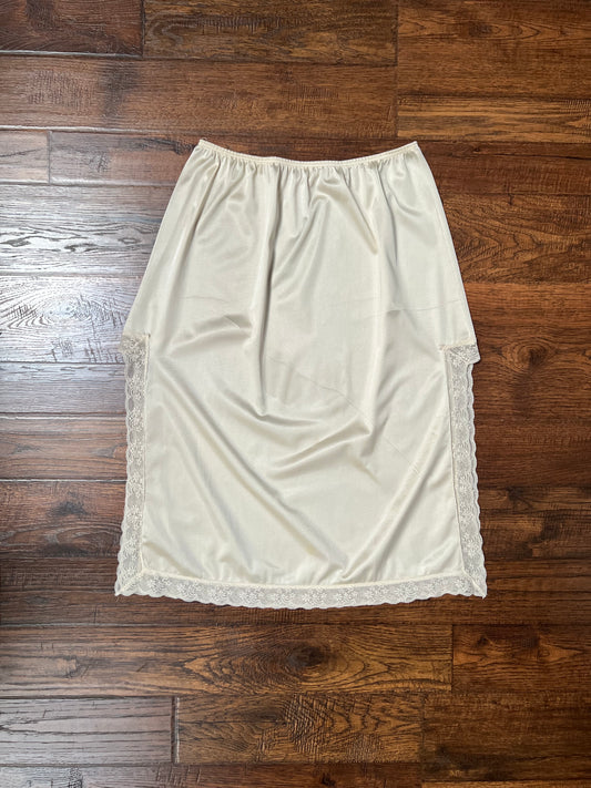 Vintage Clothing - Knee Length Skirt Slip - Antique White - Lace Trim - Double-Sided Slit - Small