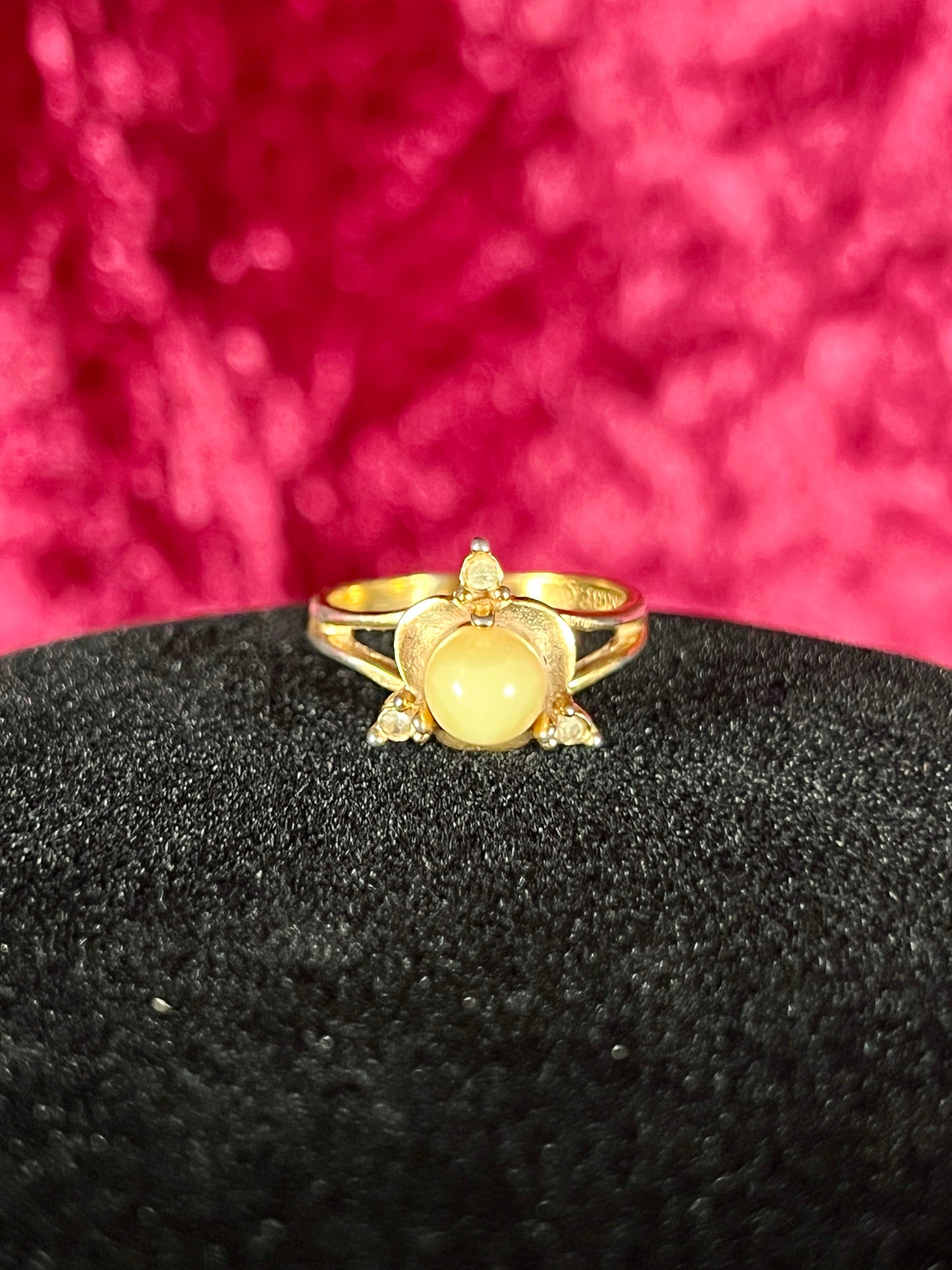 Vintage 18K Gold Electroplate Cocktail Ring – Faux Pearl Solitaire - Size 5