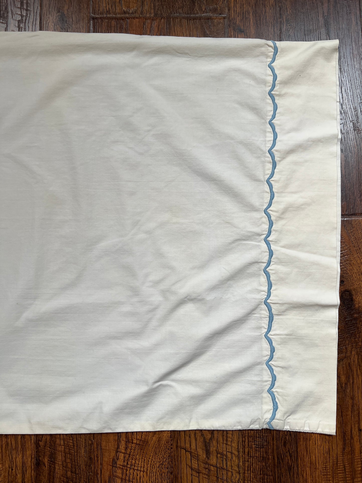 Vintage Linens - Single Embroidered Pillowcase - Baby Blue Scalloped Edge