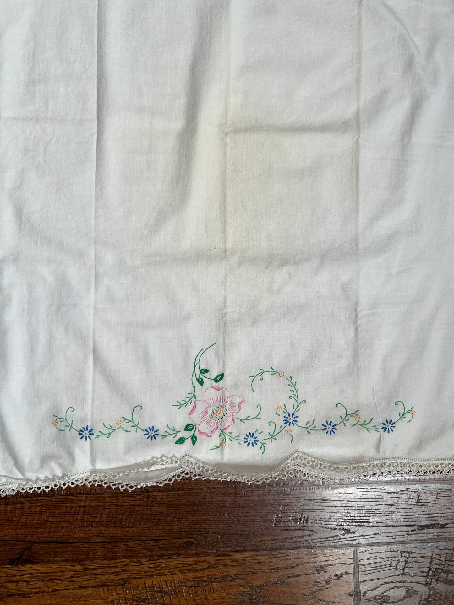 Vintage Linens - Single Embroidered Pillowcase - Blossoming Pink Flower On A Vine