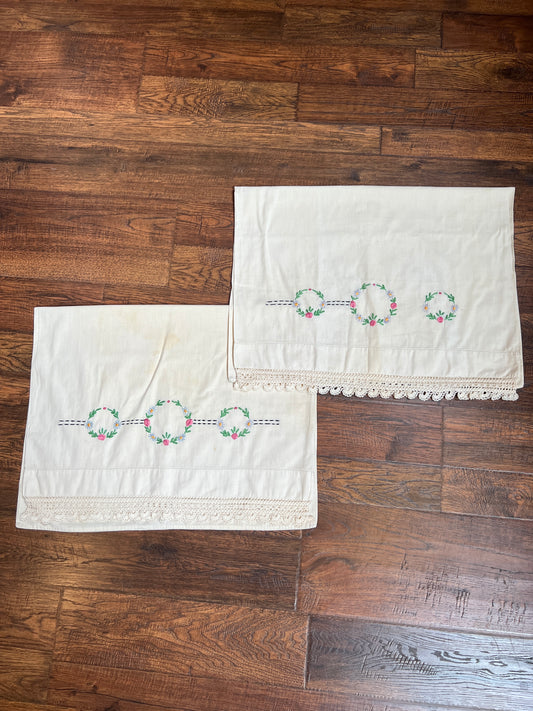 Vintage Linens - Pair of Embroidered Pillowcases - Pink & Blue Flower Crowns - Lace Trim